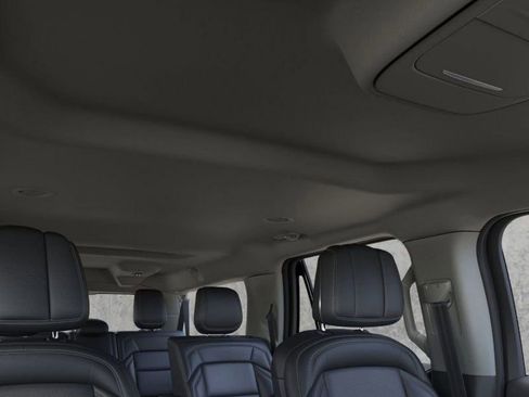 New 2026 Lincoln Navigator L Premier AWD/4WD image 22