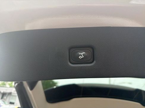 Used 2023 Lincoln Nautilus Reserve AWD/4WD image 9
