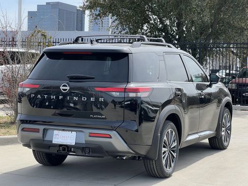 New 2026 Nissan Pathfinder Platinum image 4