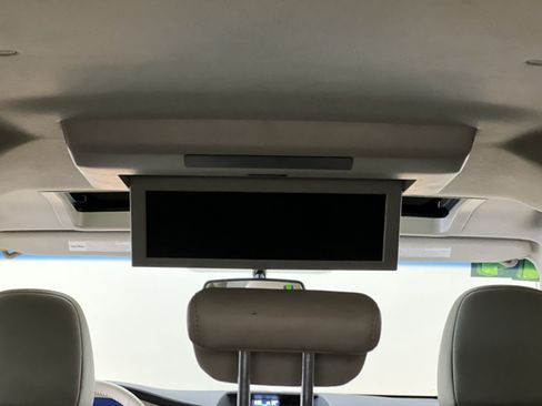 Used 2014 Toyota Sienna XLE w/ Entertainment Package FWD image 40