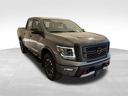 Used 2024 Nissan Titan PRO-4X w/ Pro-4x Convenience Package AWD/4WD image 7