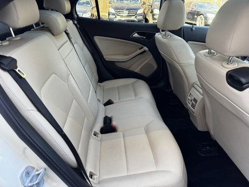 Used 2016 Mercedes-Benz GLA 250 4MATIC w/ Premium Package image 31