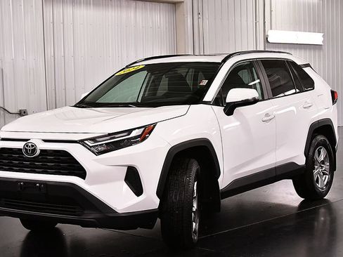 Used 2024 Toyota RAV4 XLE w/ Convenience Package AWD/4WD image 3