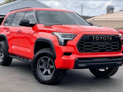 Used 2023 Toyota Sequoia TRD Pro AWD/4WD image 38