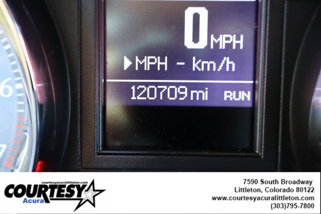 Used 2015 Chrysler Town & Country Touring FWD image 14