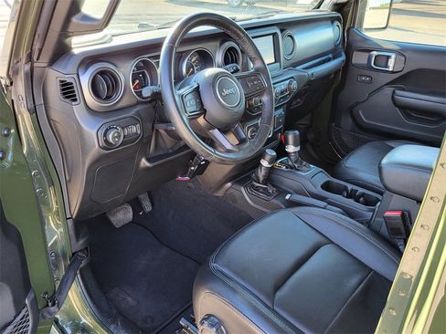 Used 2021 Jeep Gladiator Sport image 15