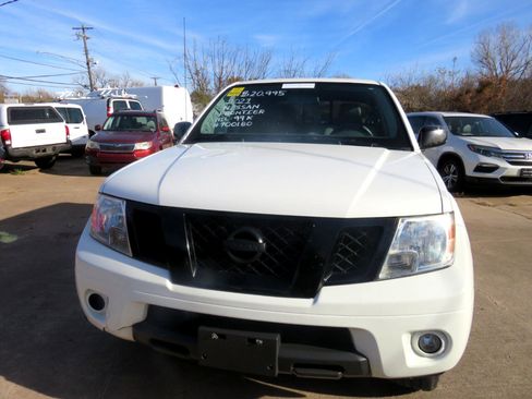 Used 2021 Nissan Frontier SV w/ Value Truck Package image 2