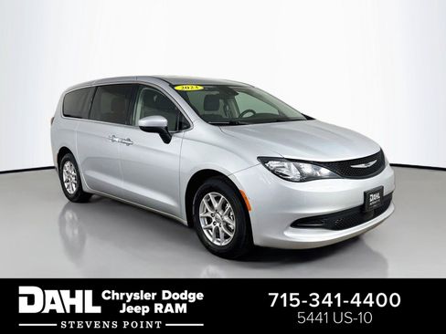 Used 2023 Chrysler Voyager LX FWD image 1
