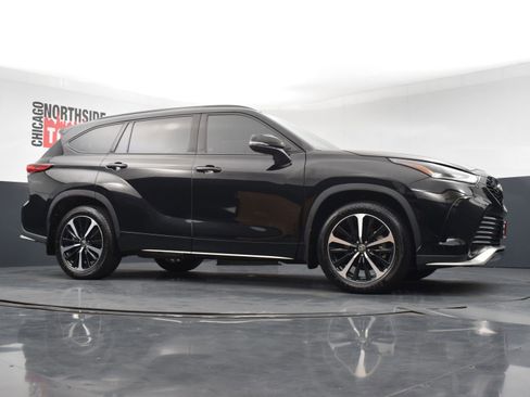 Used 2022 Toyota Highlander XSE AWD/4WD image 33