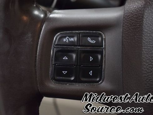 Used 2018 RAM 1500 SLT image 17