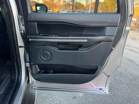 Used 2020 Ford Expedition Max XLT w/ Equipment Group 202A image 12