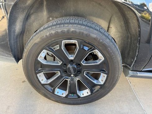 Used 2020 GMC Yukon XL Denali w/ Denali Ultimate Package AWD/4WD image 6