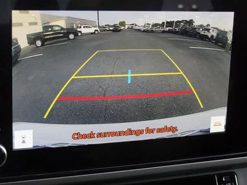 Used 2025 Toyota Camry SE FWD image 25
