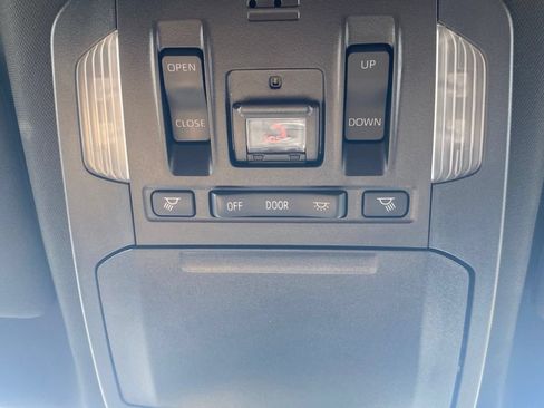 Used 2022 Toyota Highlander XSE AWD/4WD image 27