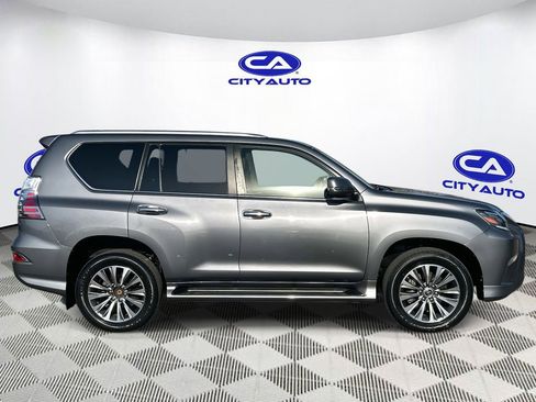 Used 2020 Lexus GX 460 Luxury w/ Accessory Package image 2