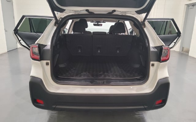 Used 2023 Subaru Outback Onyx Edition AWD/4WD image 16