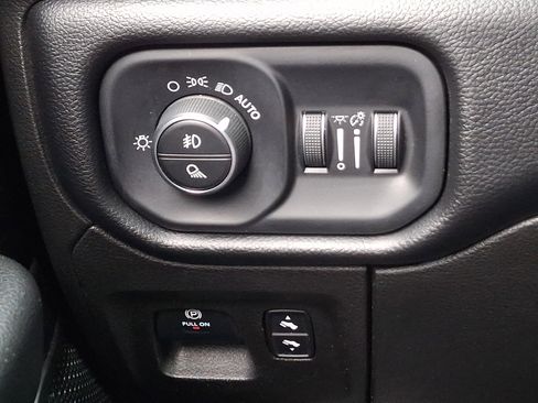 Used 2019 RAM 1500 Big Horn AWD/4WD image 22