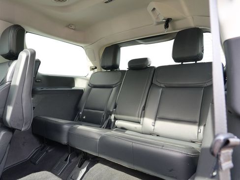 Used 2025 Ford Expedition Platinum w/ Driver's Package AWD/4WD image 26