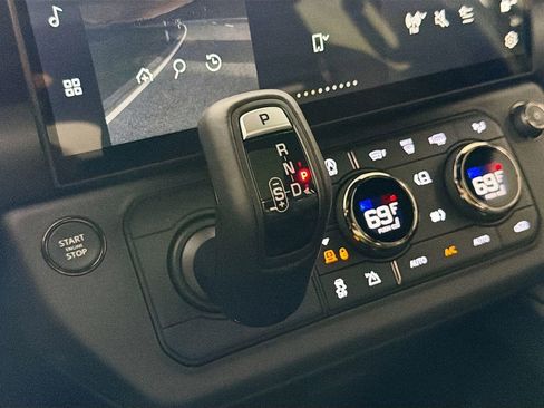 New 2026 Land Rover Defender 110 OCTA AWD/4WD image 17