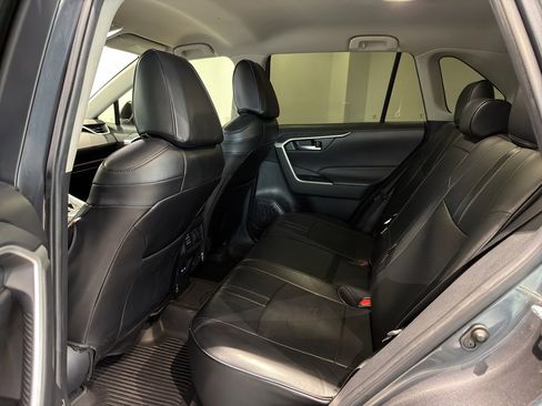 Used 2022 Toyota RAV4 XLE image 19