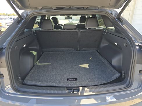 New 2026 Volkswagen Atlas Cross Sport SEL Premium R-Line image 16