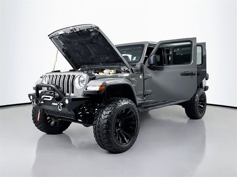 Used 2021 Jeep Gladiator Overland w/ Popular Equipment Package image 26