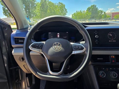 Used 2022 Volkswagen Taos SE FWD image 29