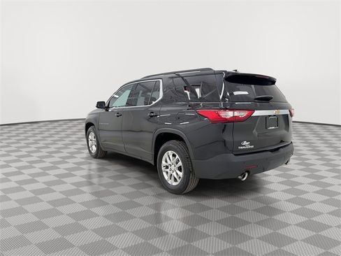 Used 2020 Chevrolet Traverse LT image 8