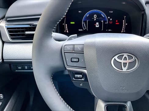 Certified 2025 Toyota Camry SE w/ Convenience Package FWD image 24