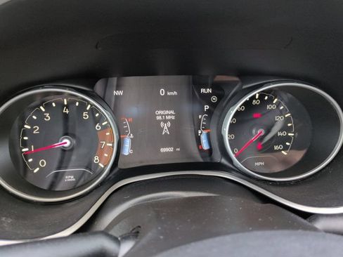 Used 2021 Jeep Compass Latitude w/ Sun and Sound Group AWD/4WD image 13