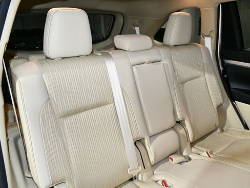 Used 2015 Toyota Highlander Plus image 18