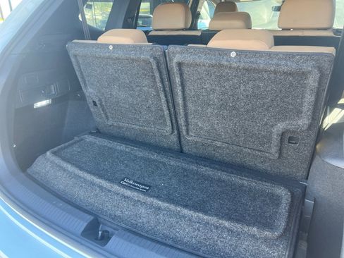 Used 2022 Volkswagen Tiguan SE R-Line image 18