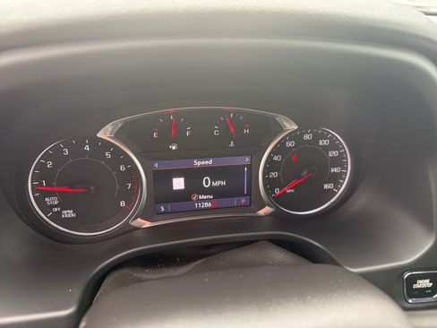 Used 2022 GMC Acadia SLT w/ Elevation Edition image 10