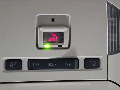 Used 2023 Toyota Highlander L image 40