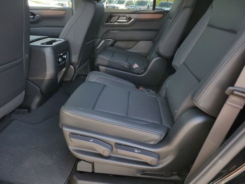New 2026 GMC Yukon Denali w/ Sun & Power Step Package AWD/4WD image 7