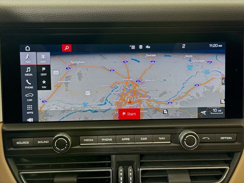 Used 2020 Porsche Macan image 16