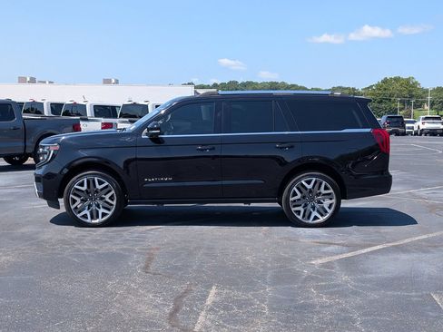 Used 2025 Ford Expedition Platinum w/ Platinum Ultimate Package AWD/4WD image 5