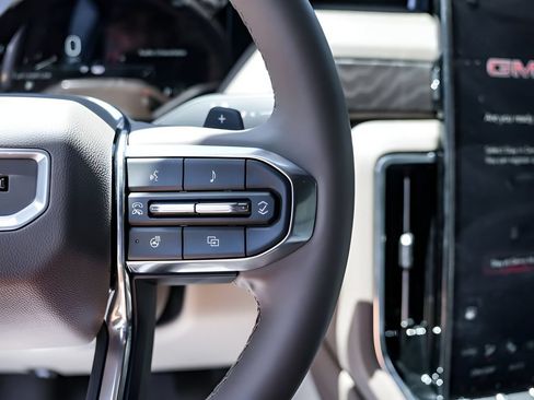 New 2026 GMC Yukon Denali w/ Sun & Power Step Package AWD/4WD image 11