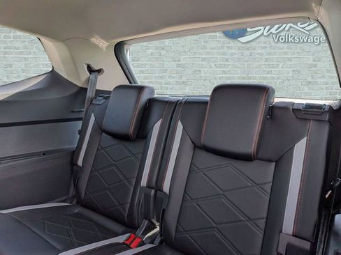 Certified 2025 Volkswagen Atlas Peak Edition SE AWD/4WD image 14