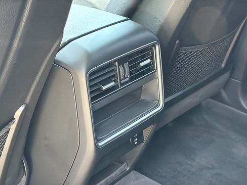 Used 2023 Porsche Cayenne AWD/4WD image 25