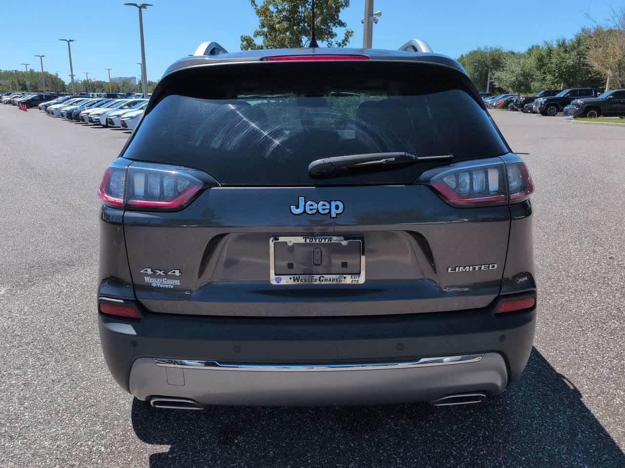 Used 2021 Jeep Cherokee Limited w/ Mopar Interior Package AWD/4WD image 5