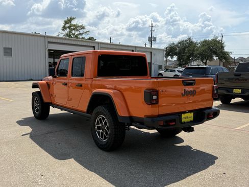 New 2025 Jeep Gladiator Rubicon w/ Convenience Group image 5