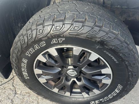 Used 2018 Nissan Titan PRO-4X AWD/4WD image 23