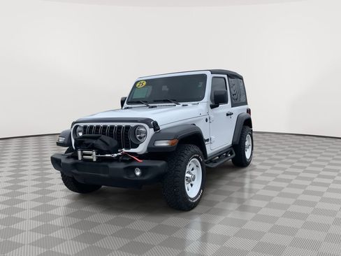 Used 2025 Jeep Wrangler Sport image 4