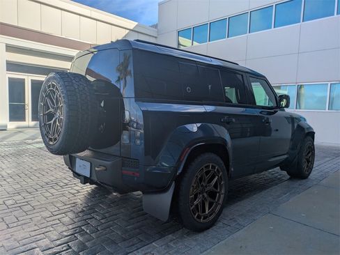 New 2026 Land Rover Defender 110 OCTA image 4