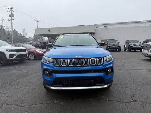Used 2025 Jeep Compass Limited image 2