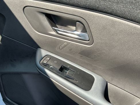 New 2026 Nissan Leaf w/ Illuminated Package FWD image 37