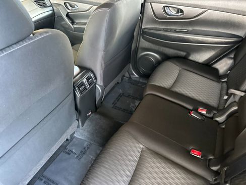 Used 2020 Nissan Rogue SV FWD image 14