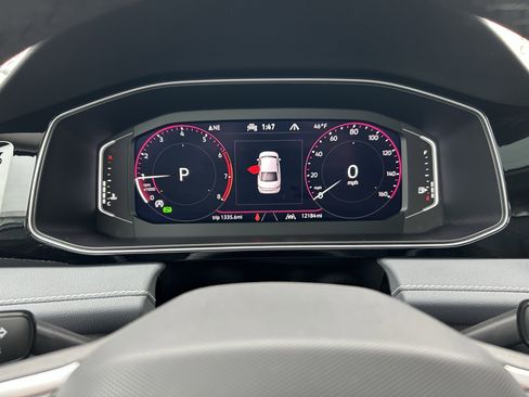 Certified 2025 Volkswagen Jetta SEL image 11