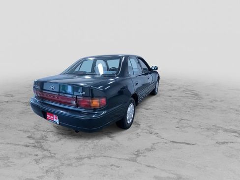 Used 1993 Toyota Camry LE FWD image 9